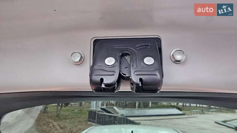 Хетчбек Toyota Yaris 2014 в Ніжині