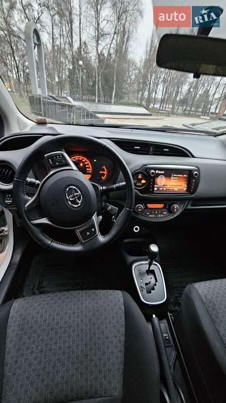 Хетчбек Toyota Yaris 2014 в Ніжині