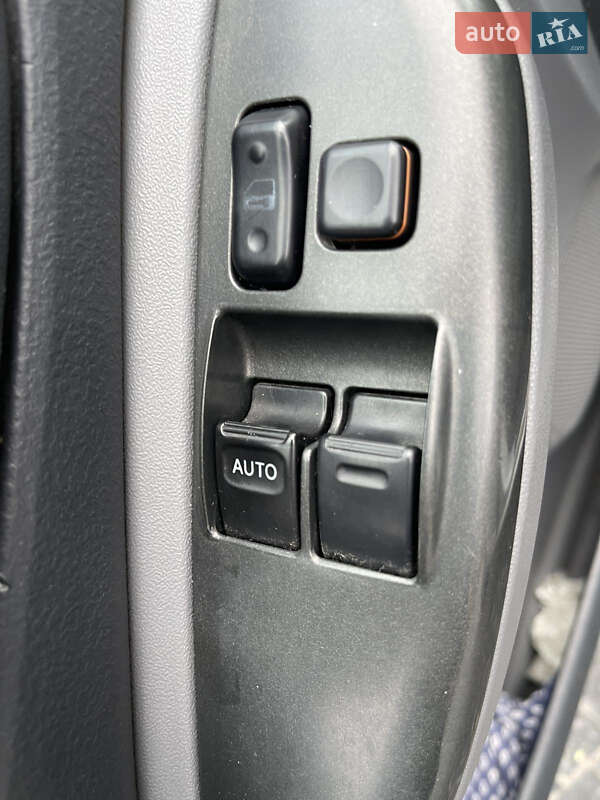 Хэтчбек Toyota Yaris 2001 в Ровно