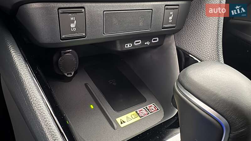 Хетчбек Toyota Yaris 2024 в Івано-Франківську