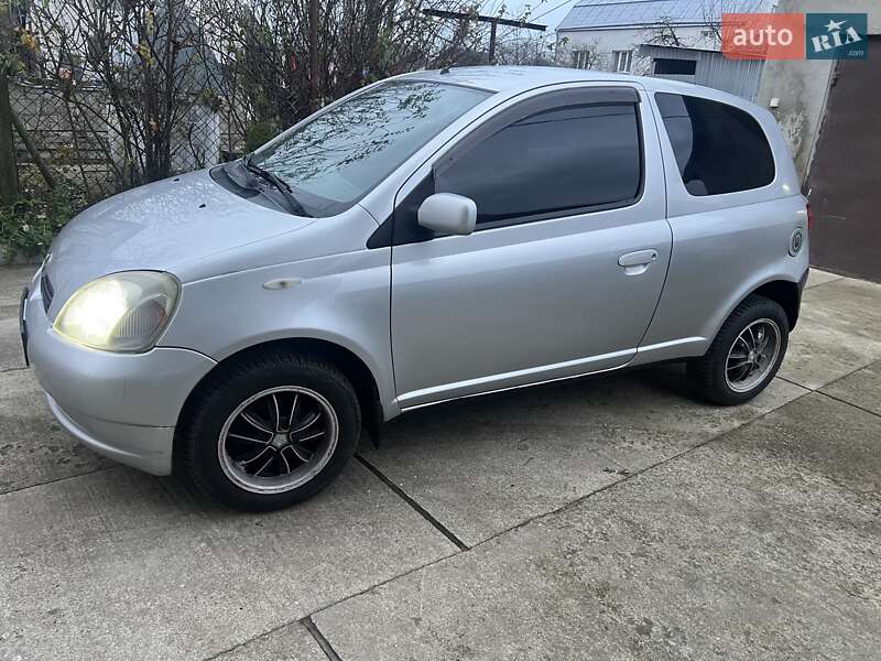 Toyota Yaris 1999