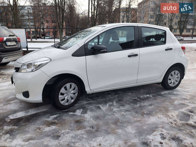 Хетчбек Toyota Yaris 2012 в Кременчуці