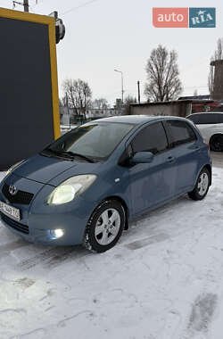 Хэтчбек Toyota Yaris 2006 в Днепре