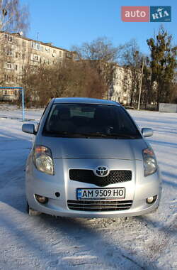 Хэтчбек Toyota Yaris 2006 в Житомире