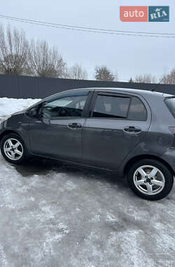 Хетчбек Toyota Yaris 2011 в Шептицькому