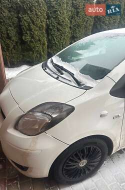 Хэтчбек Toyota Yaris 2010 в Ровно