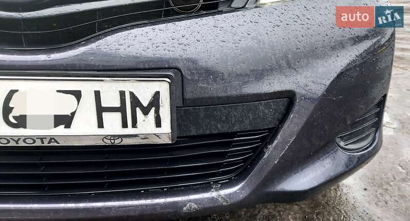 Хэтчбек Toyota Yaris 2013 в Полтаве