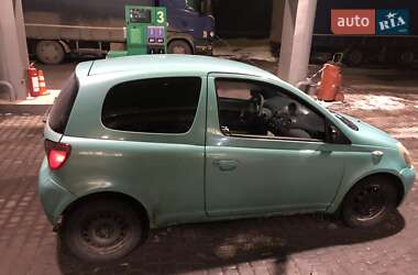Хэтчбек Toyota Yaris 2000 в Радехове