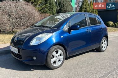 Хетчбек Toyota Yaris 2008 в Дніпрі