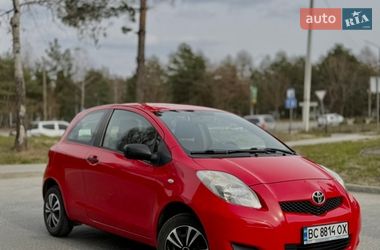Хетчбек Toyota Yaris 2010 в Новояворівську