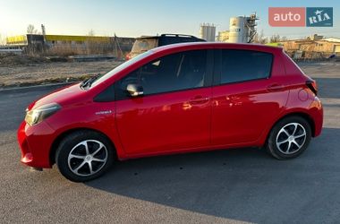 Хетчбек Toyota Yaris 2015 в Немішаєве