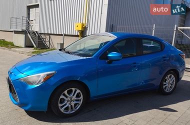 Седан Toyota Yaris 2016 в Львове