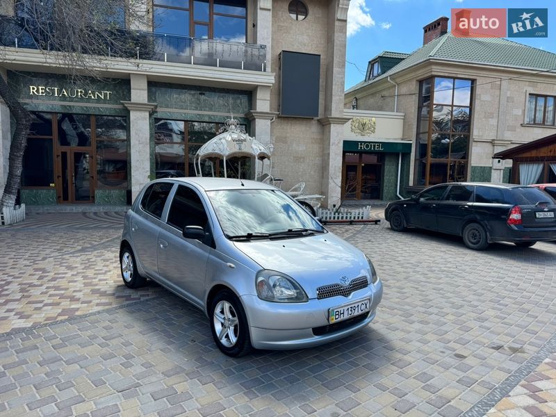 Toyota Yaris 2000
