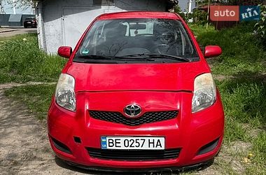 Хэтчбек Toyota Yaris 2011 в Николаеве