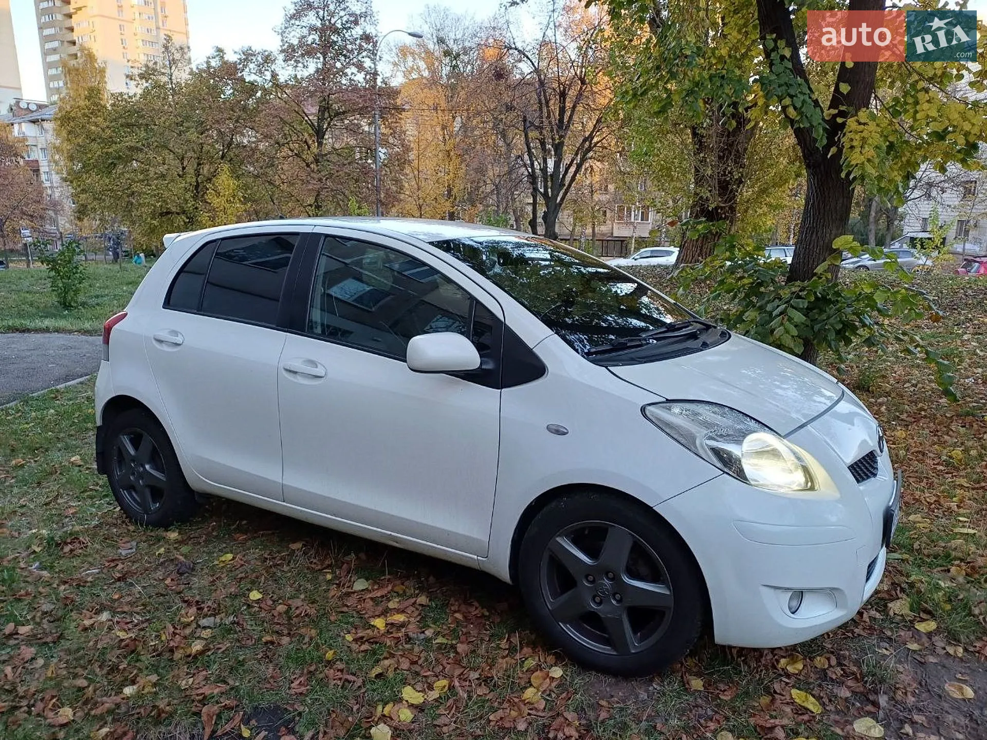 2011 Toyota Yaris - мініатюра 4