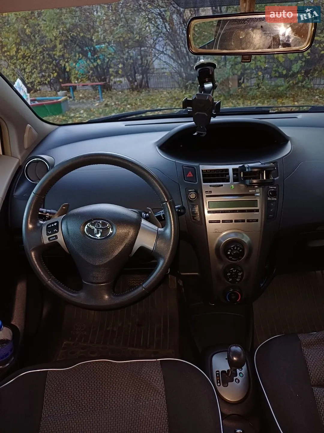 2011 Toyota Yaris - мініатюра 9