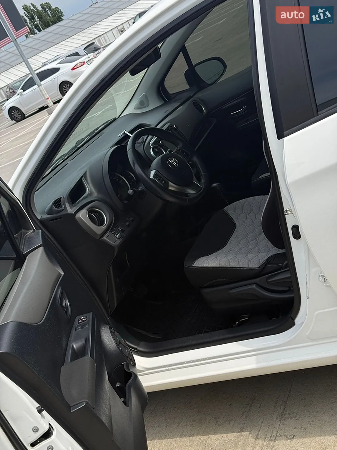 2012 Toyota Yaris - мініатюра 25