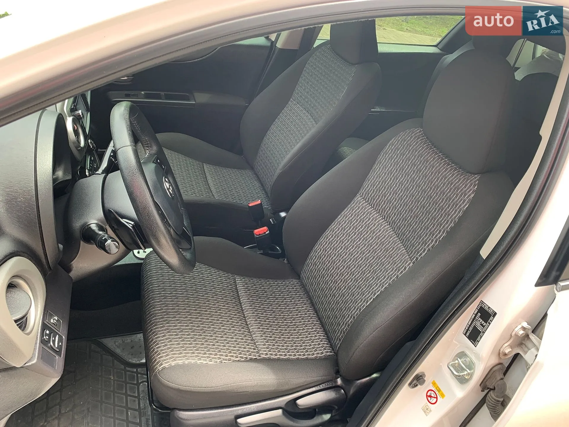 2014 Toyota Yaris - мініатюра 74