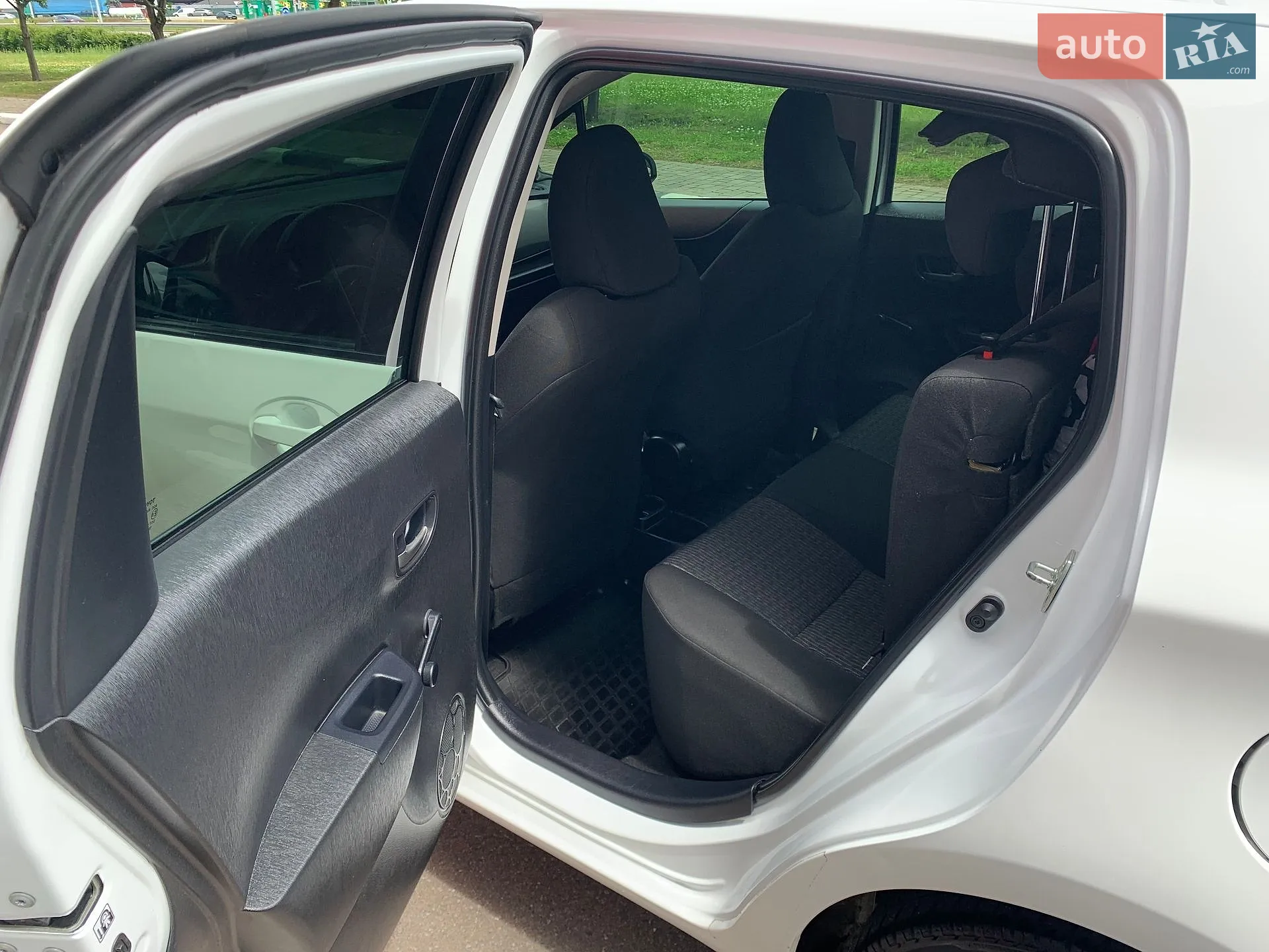 2014 Toyota Yaris - мініатюра 107
