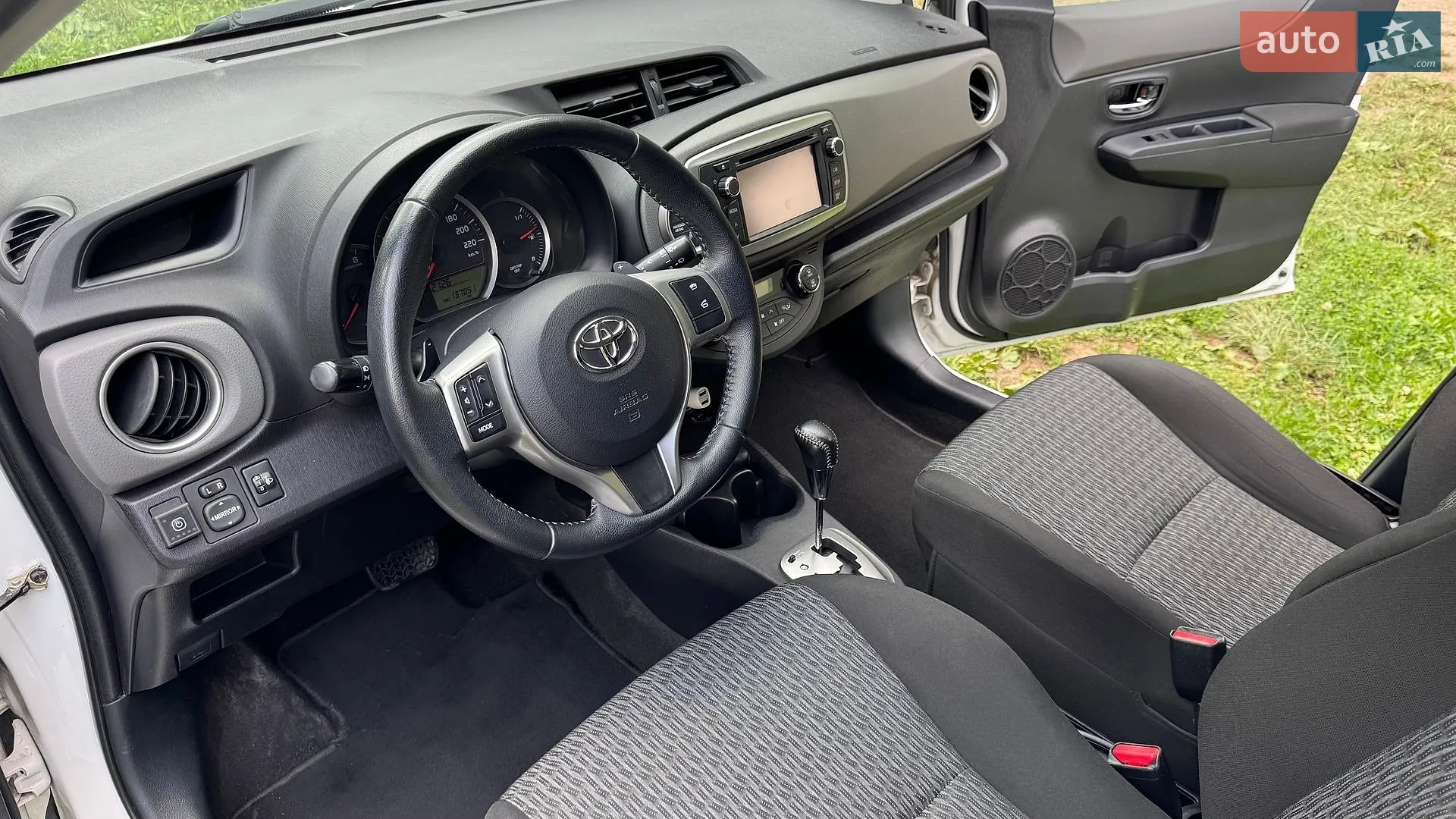 2013 Toyota Yaris - мініатюра 5