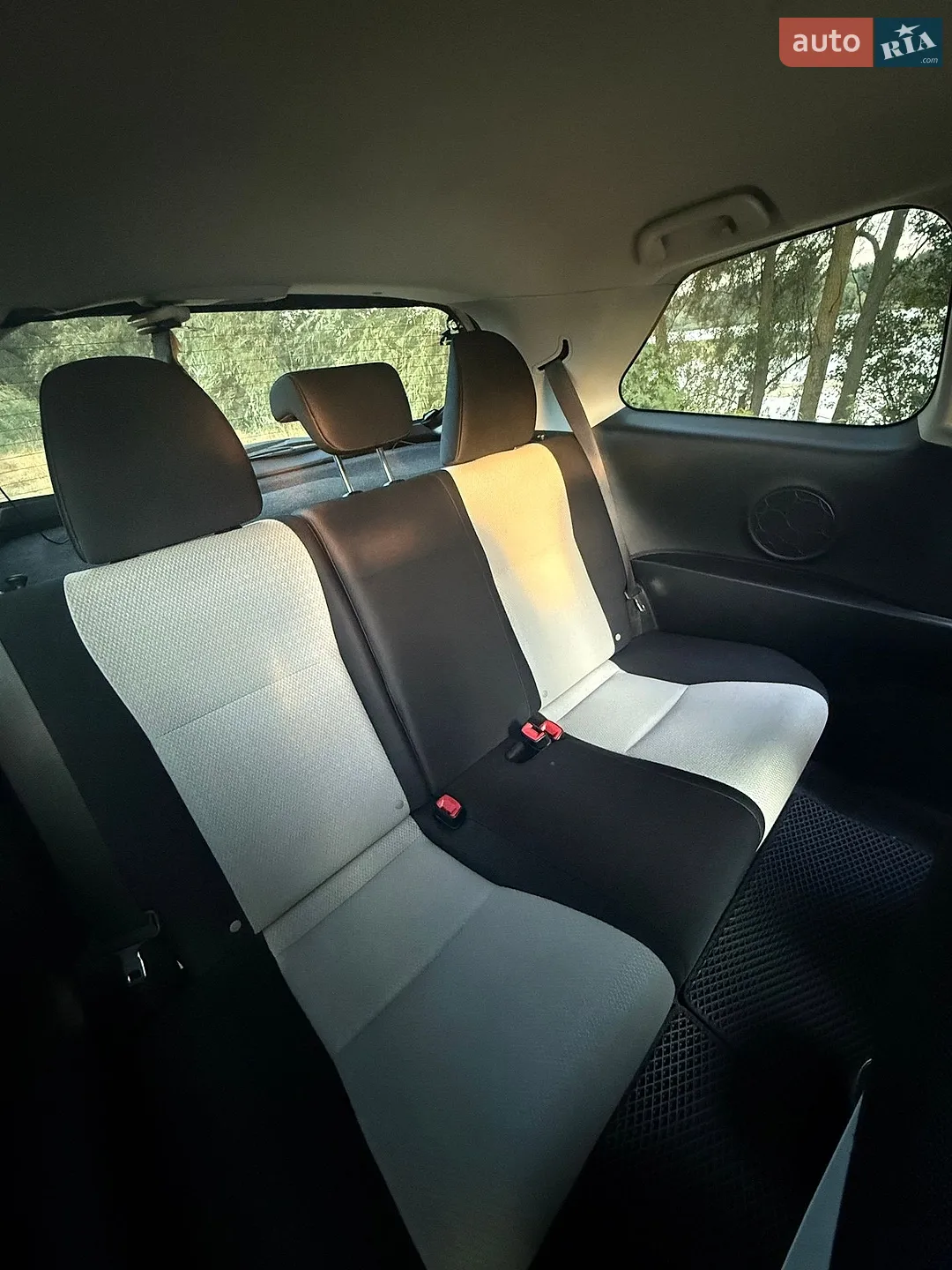 2012 Toyota Yaris - мініатюра 4