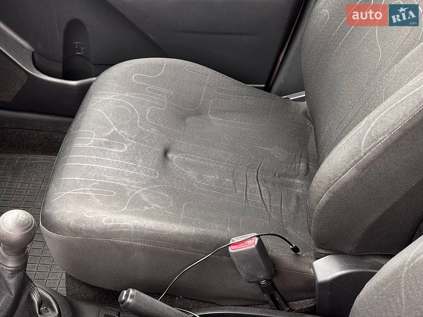 2011 Toyota Yaris - мініатюра 28