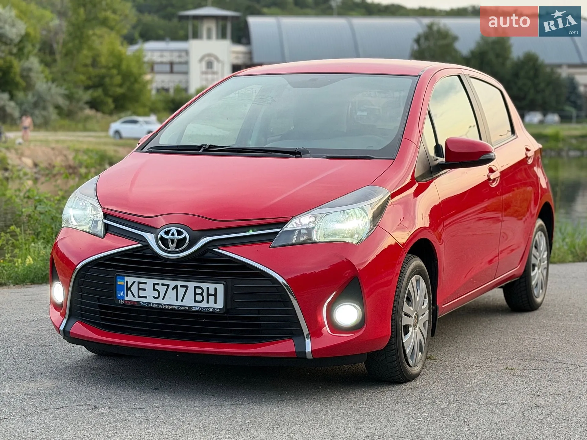 2016 Toyota Yaris - мініатюра 2
