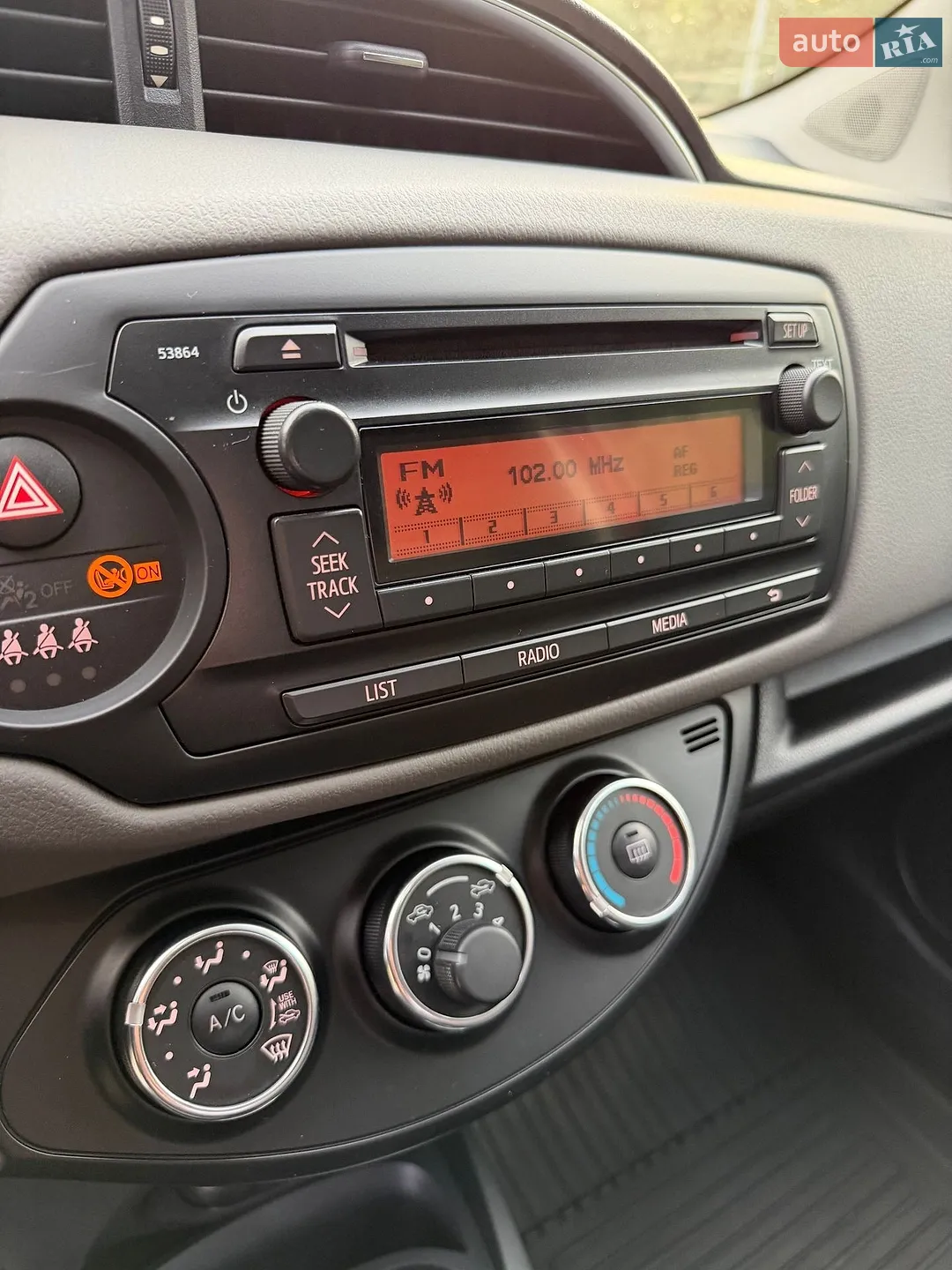 2016 Toyota Yaris - мініатюра 32