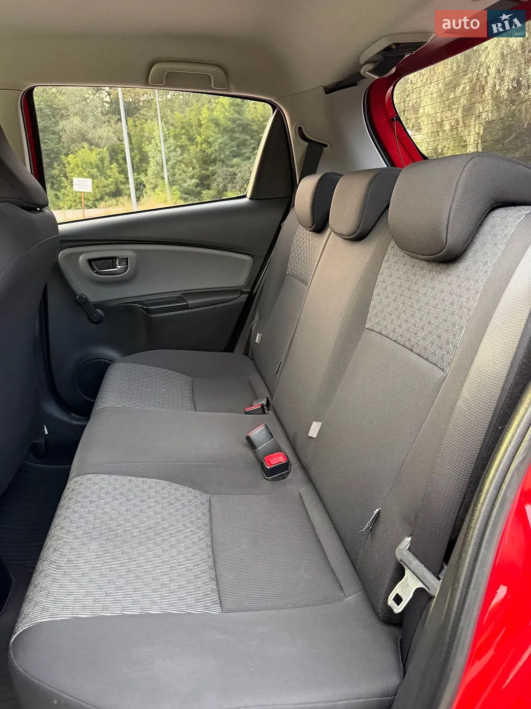 2016 Toyota Yaris - мініатюра 35