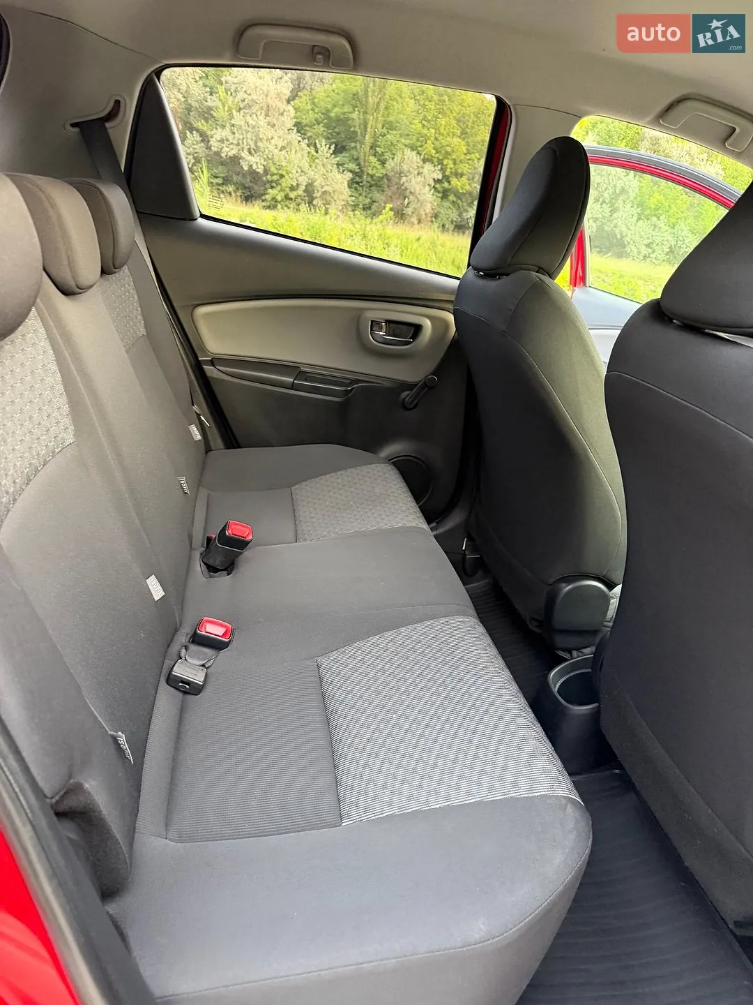 2016 Toyota Yaris - мініатюра 38