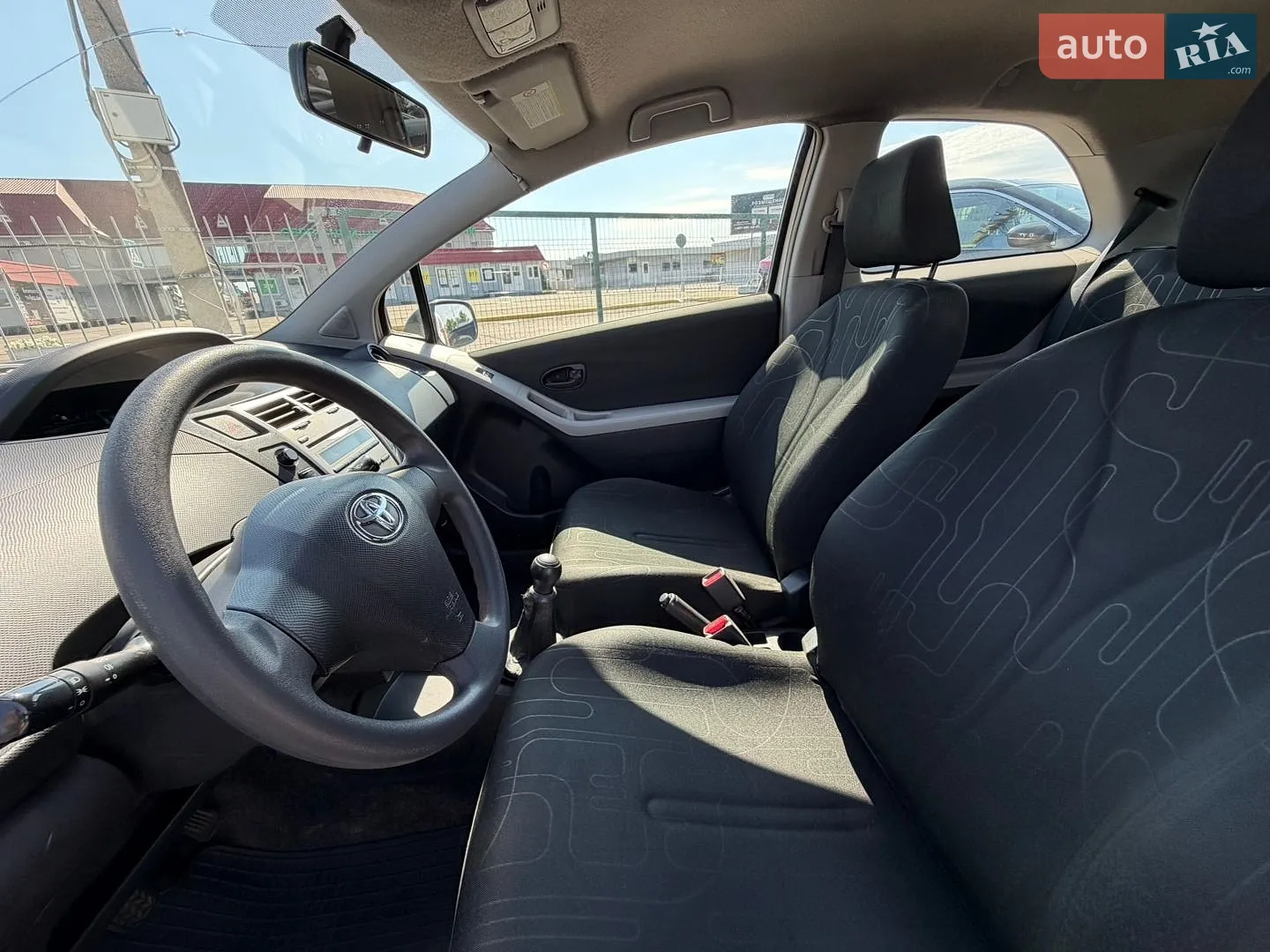 2011 Toyota Yaris - мініатюра 17