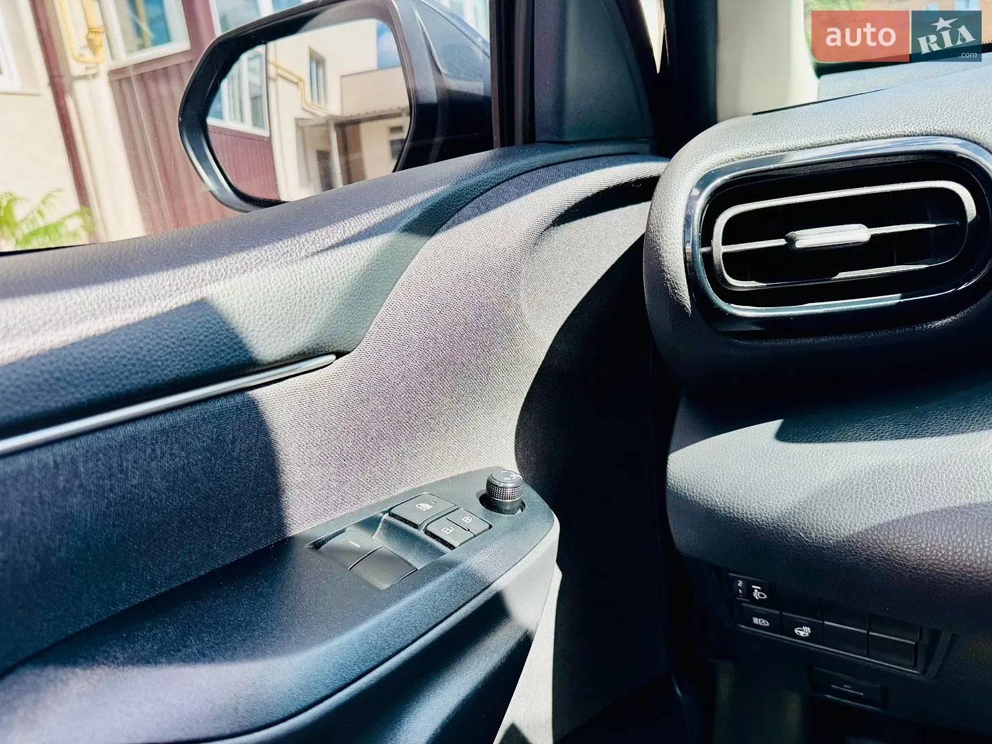 2021 Toyota Yaris - мініатюра 12