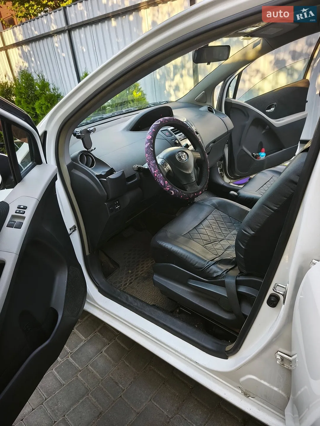 2011 Toyota Yaris - мініатюра 11