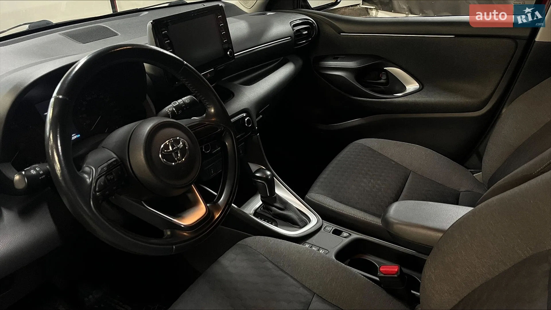 2021 Toyota Yaris - мініатюра 11