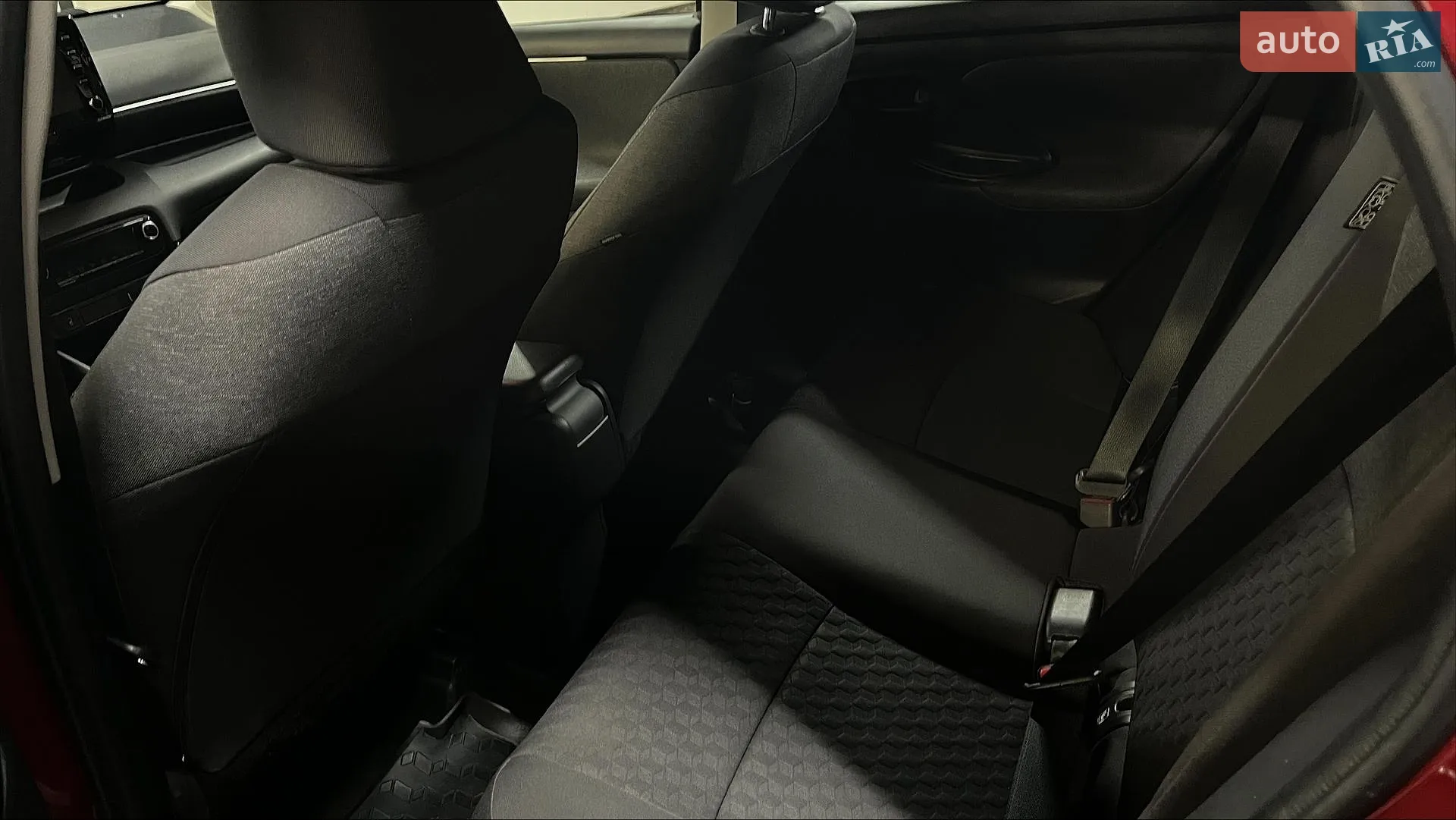 2021 Toyota Yaris - мініатюра 8