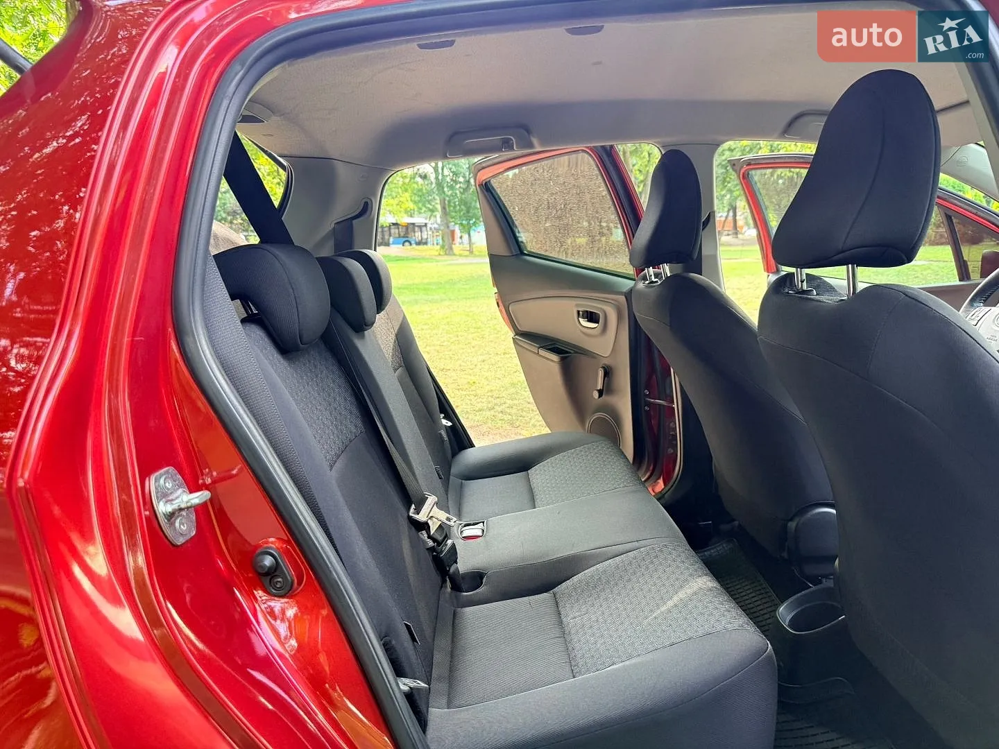2015 Toyota Yaris - мініатюра 27