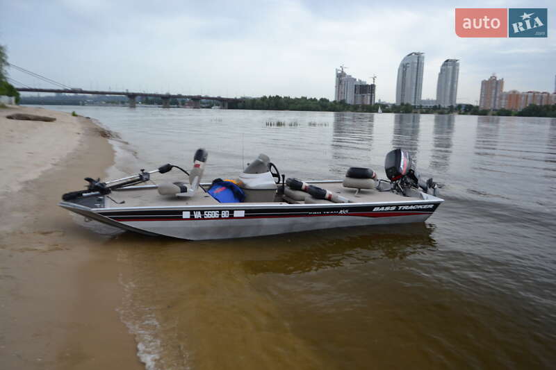 Катер Tracker Bass 2004 в 