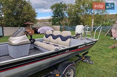 Катер Tracker Bass 2004 в Черновцах