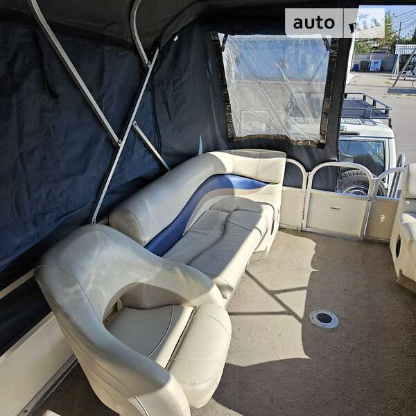 Лодка Tracker Party Barge 2007 в Киеве