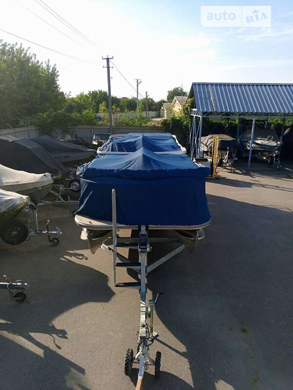 Лодка Tracker Party Barge 2007 в Киеве