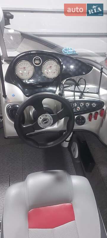 Катер Tracker Pro Guide 2012 в Києві