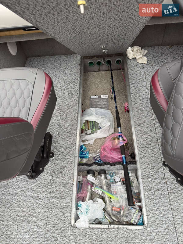 Катер Tracker Pro Guide 2013 в Києві