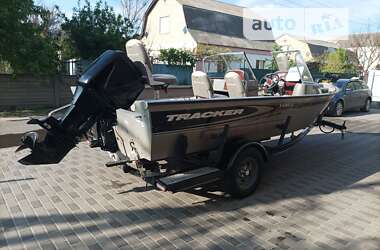 Човен Tracker Targa 2004 в Гостомелі