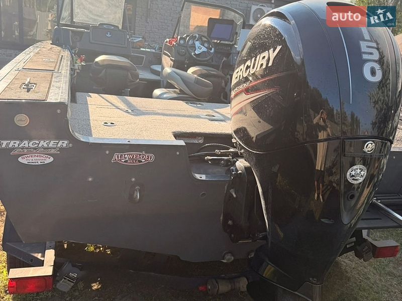Катер Tracker Targa 2018 в Києві