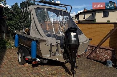 Катер Tracker Targa 2001 в Старых Петровцах