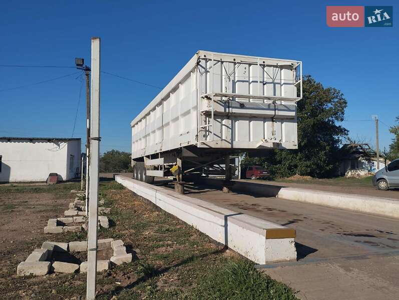 Зерновоз - полуприцеп Trailer S383E 1990 в Николаеве