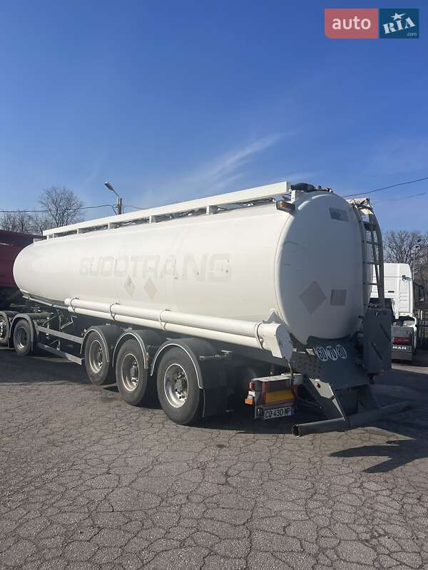 Цистерна напівпричіп Trailor GeneralTrailor 1998 в Вінниці