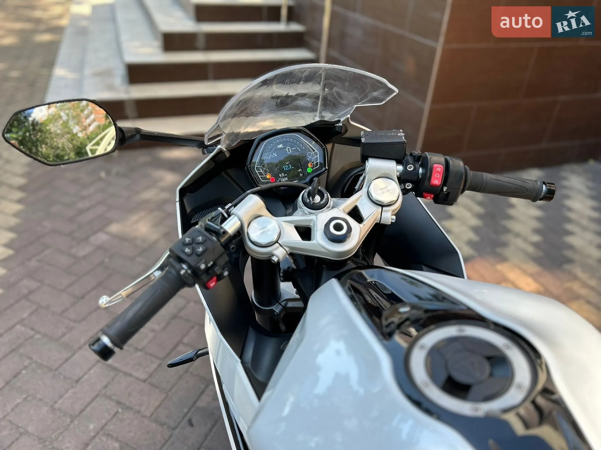 TRIUMPH DAYTONA 660 2024 VIN SMTL23UF7STBW5959 фото оголошення 5 з 14