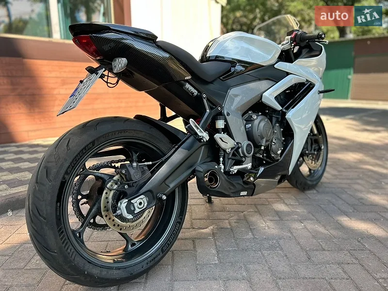 TRIUMPH DAYTONA 660 2024 VIN SMTL23UF7STBW5959 фото оголошення 9 з 42
