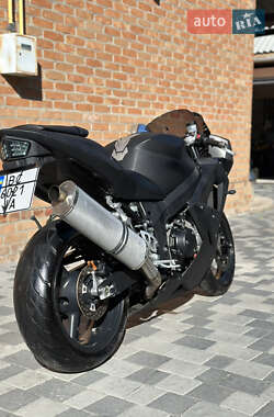 Спортбайк Triumph Daytona 2004 в 